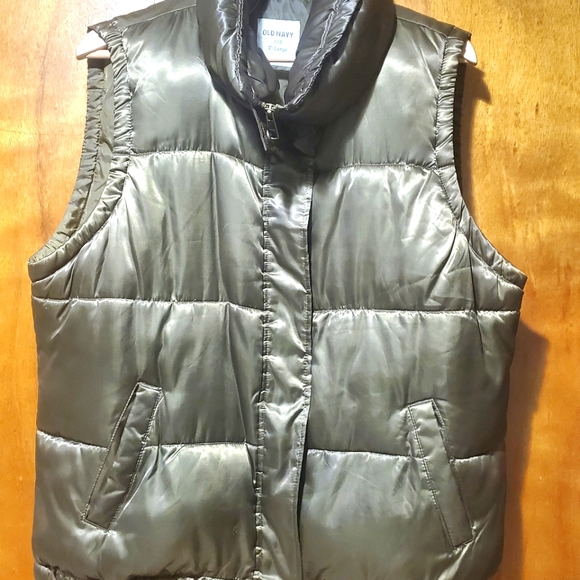 Vest - Picture 1 of 2
